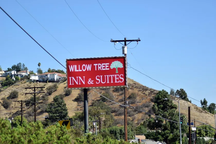 Willow Tree Inn & Suites - Image 1