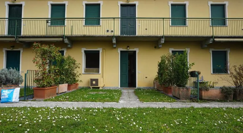 Casina - Image 1