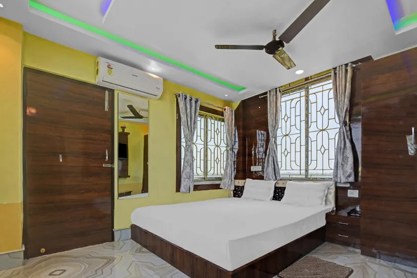 OYO Aspiring Views Diamond Harbour - Image 1