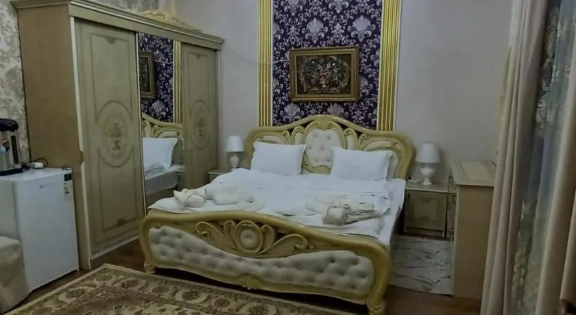 Uyut Hotel - Image 1