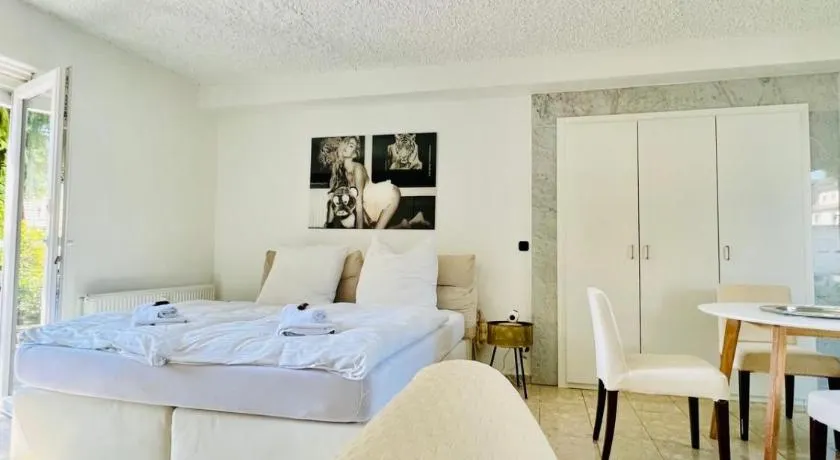 Suite 3 - Image 1