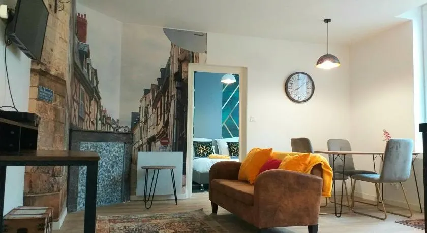 Les Volets Bleus - Au Calme avec petit Jardin et Patio - 3 appartements - Image 1