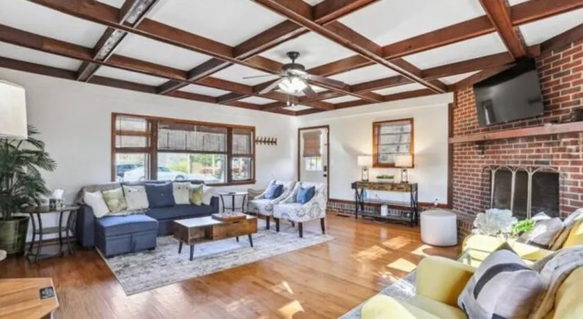 Charming renovated 4B Ranch - Image 1