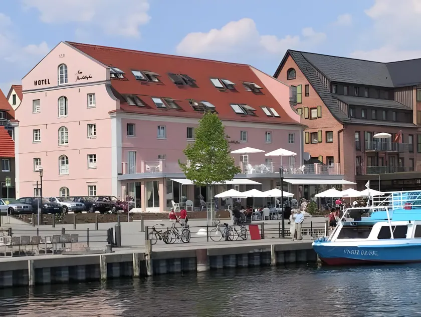 Hotel Am Yachthafen - Image 1