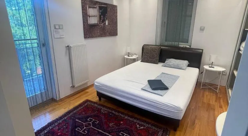 RoseHill Garden Family Villa with a Great Budapest View - Image 1