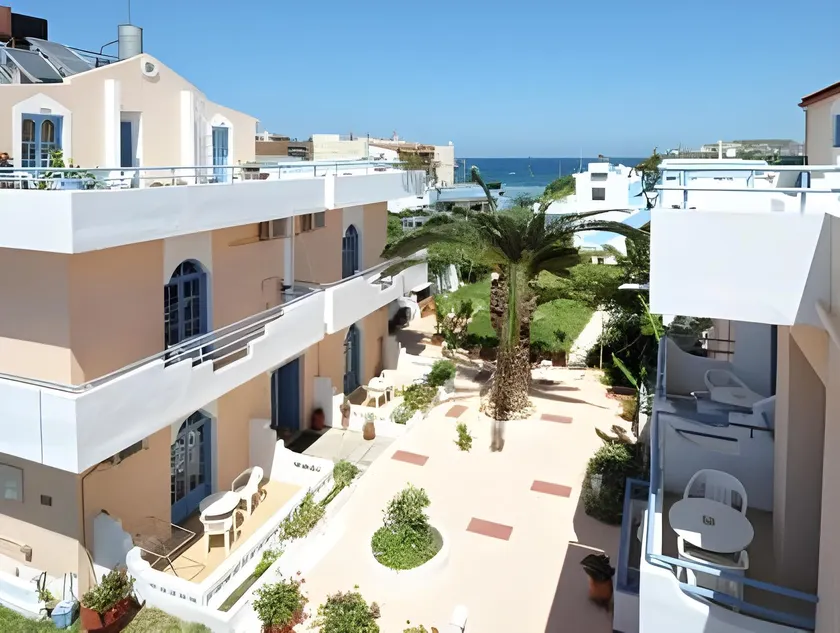 Sirena Apartments - Image 1