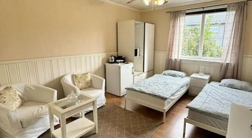 Private room and bathroom in the heart of Drammen - Image 1