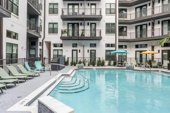Luxury Condo in Ybor City Tampa w/Pool access - Image 1