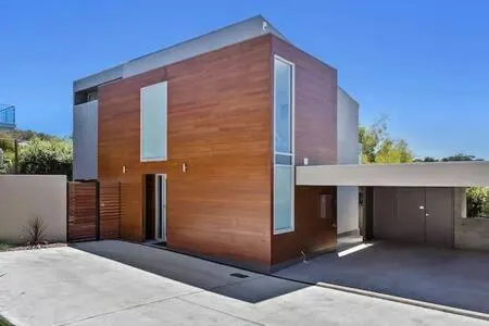 New Architect designed Coastal retreat-water views - Image 1