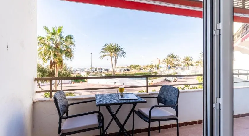 TrendyHomes El Cabo I Piscina, aire acondicionado y playa a un paso - Image 1