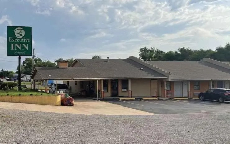 Executive Inn of Purcell - Image 1