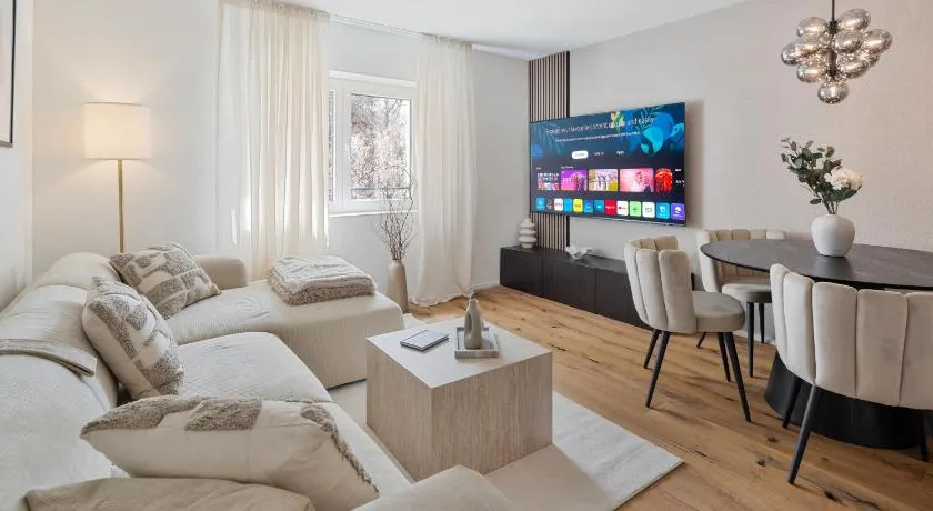 HAVN - Urban Riverside Apartment with cinema, airport and free parking - Image 1