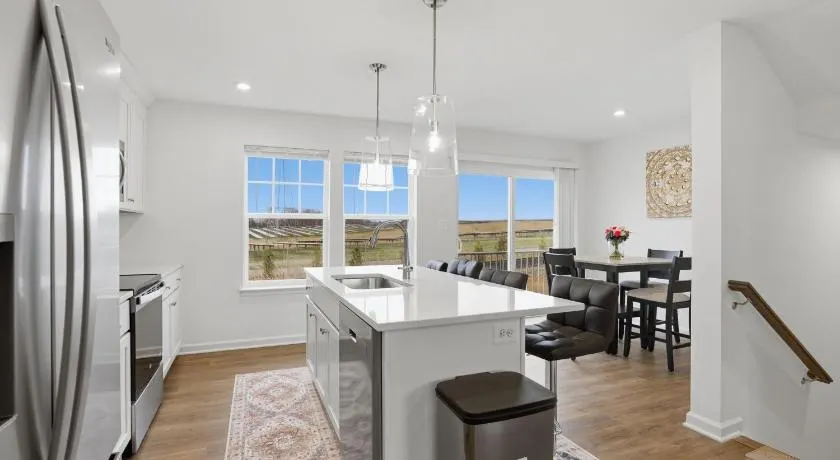 New 4BR Townhome Near Harpers Ferry townhouse - Image 1