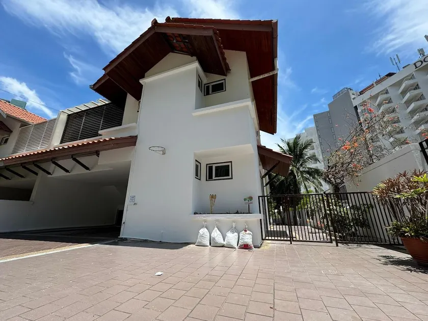 22 Pax Mai Villa Bali Style Batu Ferringhi Penang - Image 1