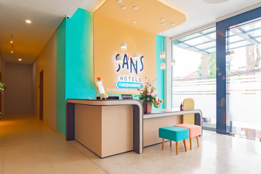 Sans Hotel Alexander Bandung - Image 1