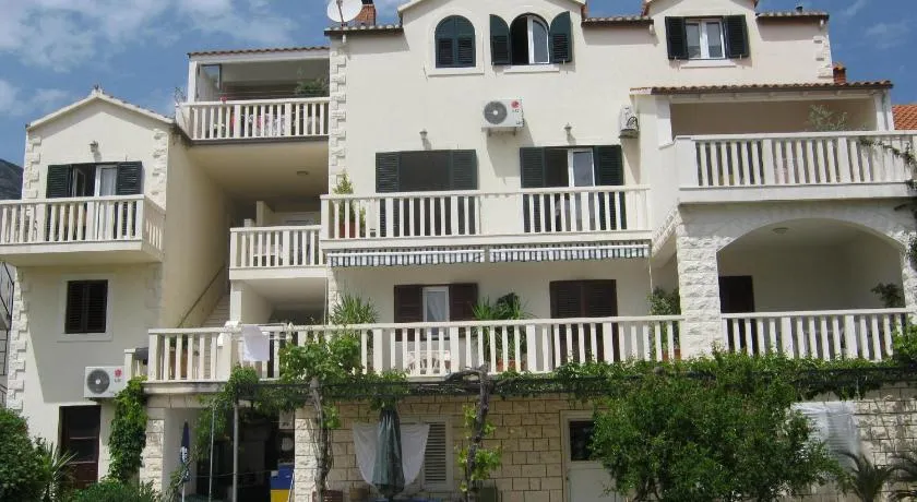 Apartments & Rooms Luna - Image 1