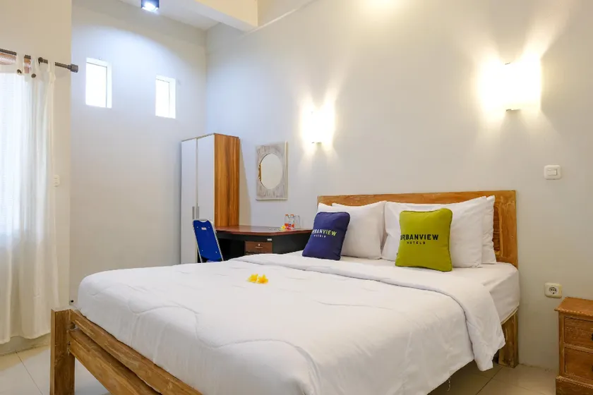 Urbanview Hotel Wayan Mansion - Image 1