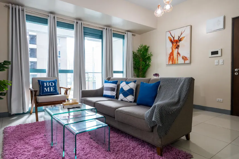 BGC One Uptown 2bedroom with balcony and 1 free parking - Image 1