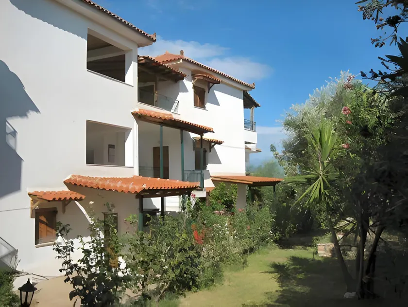 Niki Apartments - Image 1