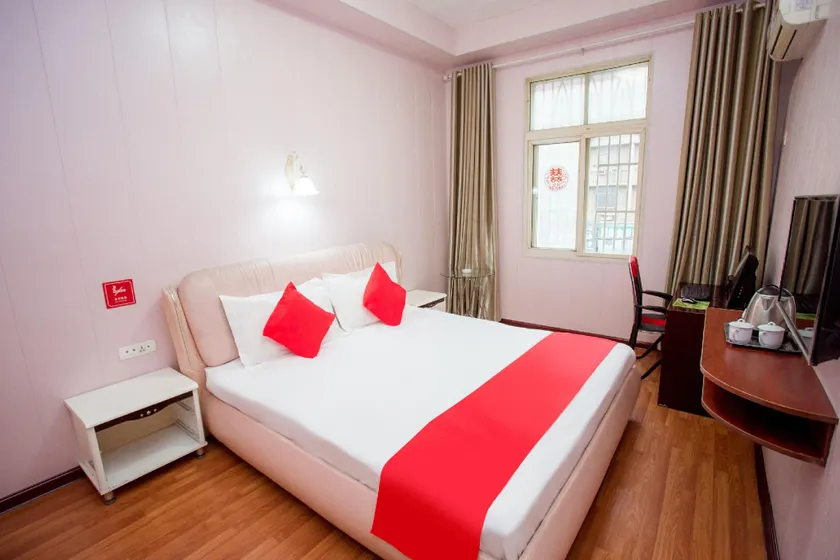 Fuyuan Express Hotel - Image 1