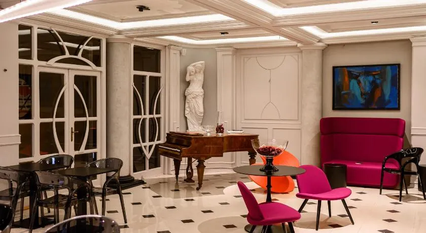 ArtLoft Garni Hotel - Image 1