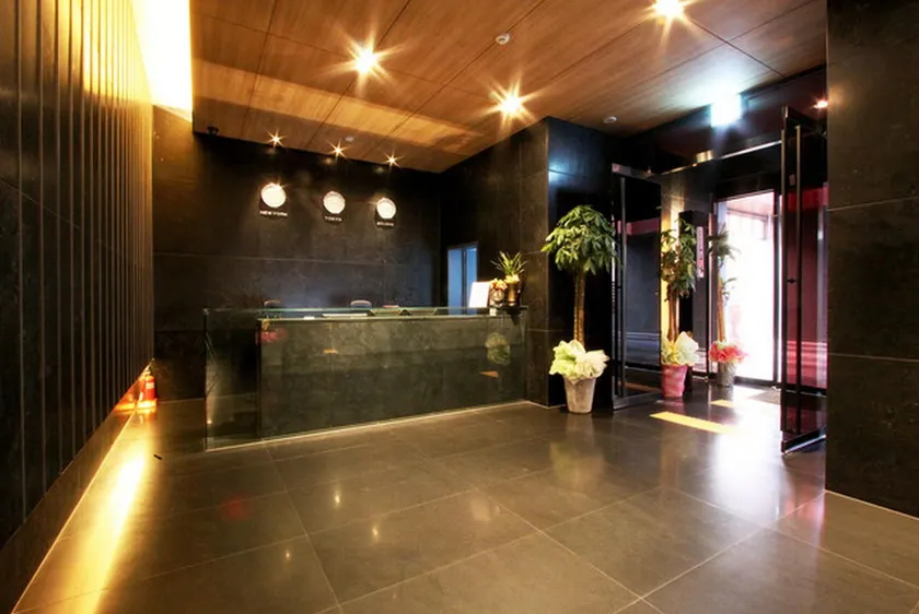 Hotel Hills - Image 1