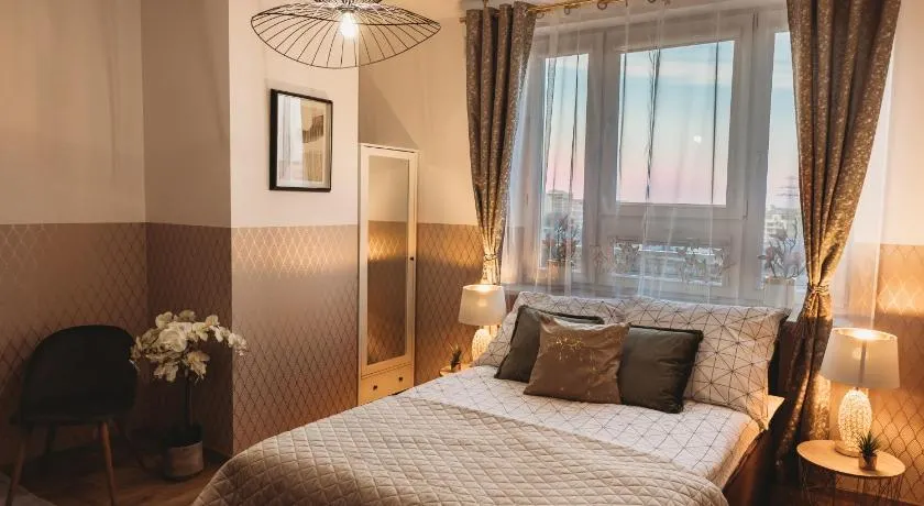 ClickTheFlat Gdański Center Prestige Apart Rooms - Image 1