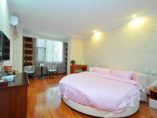 Yi Nanjing zhongyijia Holiday Hotel - Image 1