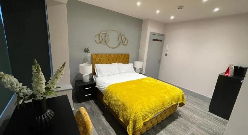 Private Family and Business Rooms Harrow Fast WiFi - Image 1