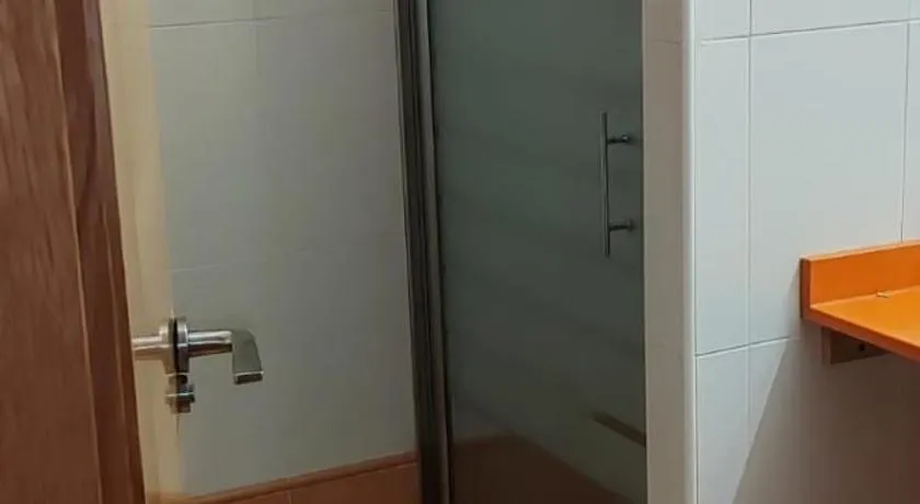 Habitación con baño privado - Image 1