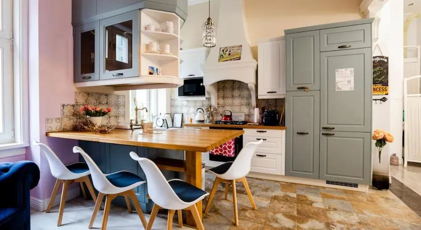 ROOMS in a Luxury designer period apartment in Old Town by presidential palace - Image 1