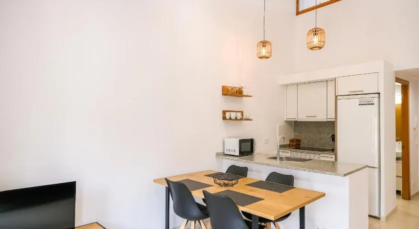 Ca l'Eudald 3, Apartamento en Besalú con terraza - Image 1