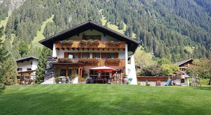 Haus Hubertus - Gästehaus Sahler - Image 1