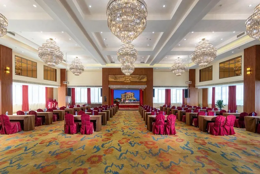 NEW HOMETOWN GRAND HOTEL - Image 1