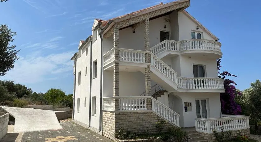 Apartmani Ljubica, Murter - Image 1