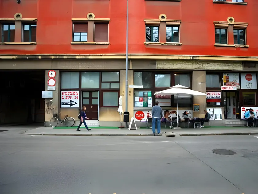 Hostel 24 - Image 1