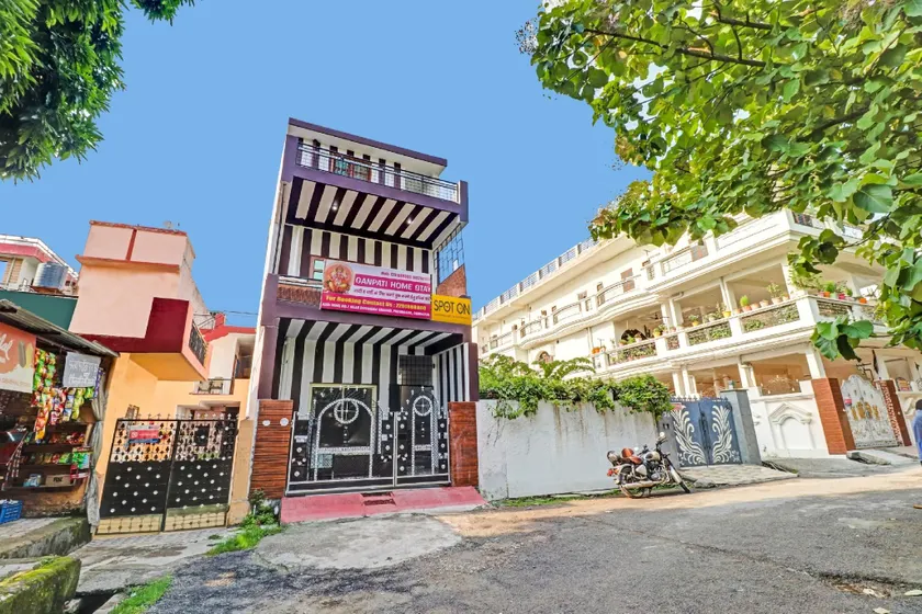 SPOT ON Ganpati Home Stays - Image 1