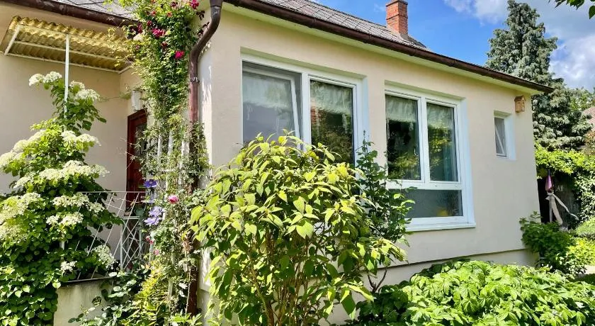 Landhaus mit Garten - Image 1