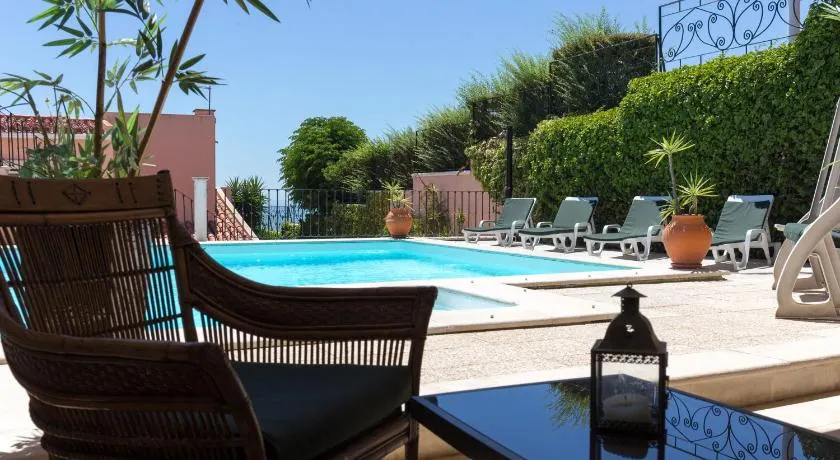 Apartamento com Piscina - Image 1