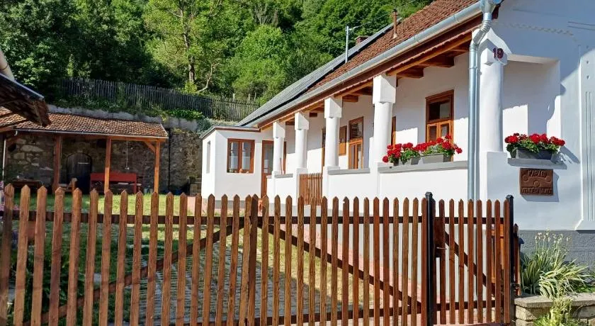 Karádi-Berger Vendégház - az erdő alatt - Image 1
