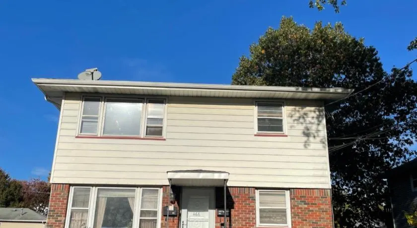Cozy Home Near Downtown Rahway - Image 1