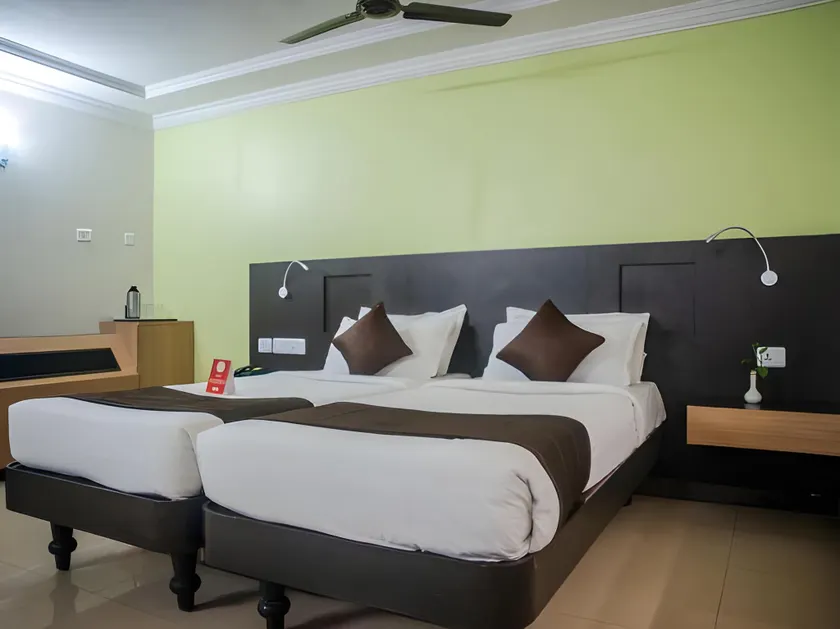 New Woodlands Hotel - Image 1