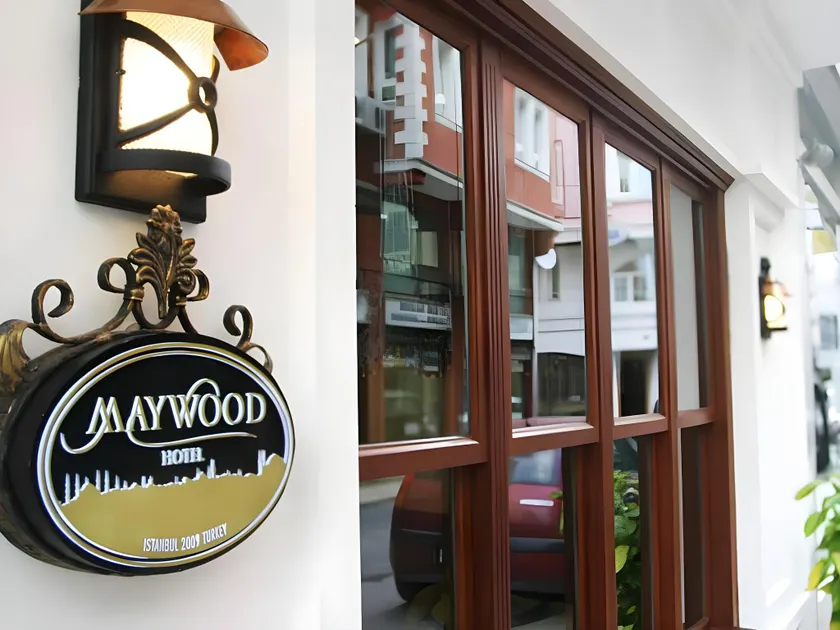 Maywood Hotel - Image 1