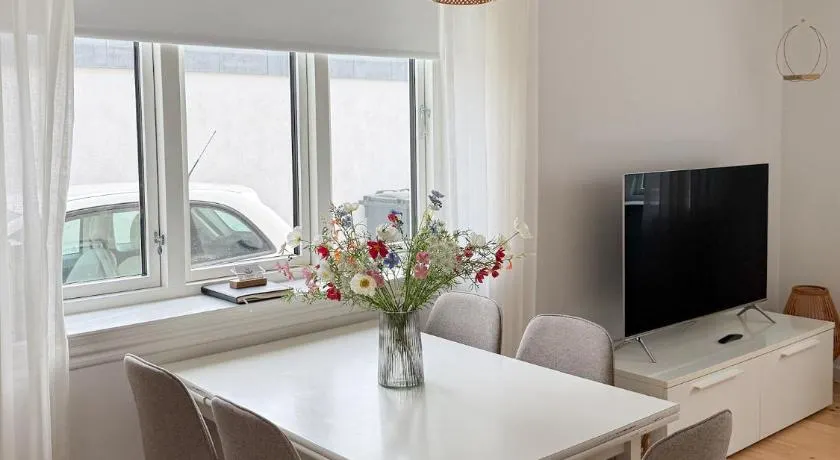 Nice Nest Boutique Hotel FREE PARKING & 5 min to City Center - Image 1