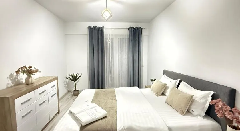 Cozy Apartments in Centre of Suceava near Kaufland and University - Image 1