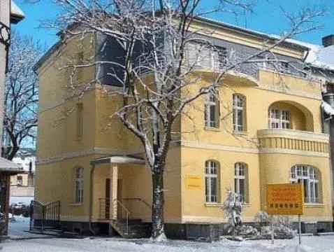 Pensjonat - Restauracja Żółty Domek - Image 1