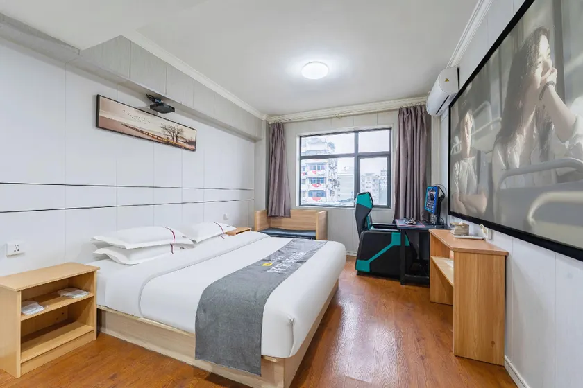 Tupo Esports Cinema Hotel (Yichang Wanda Plaza Branch) - Image 1