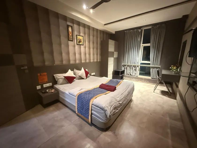 STANZA LUXURIOUS STAY - Image 1