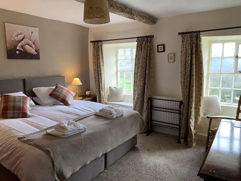Beech Hill House B & B - Image 1