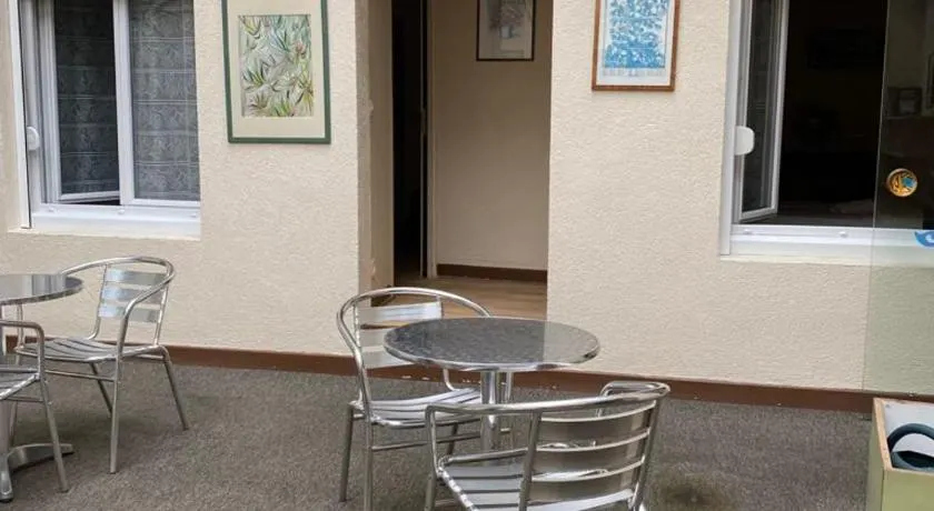 Hotel Du Commerce - Image 1